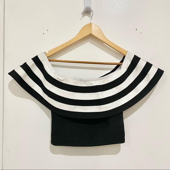 Off the Shoulder Ruffle Top - Picture 3 of 5